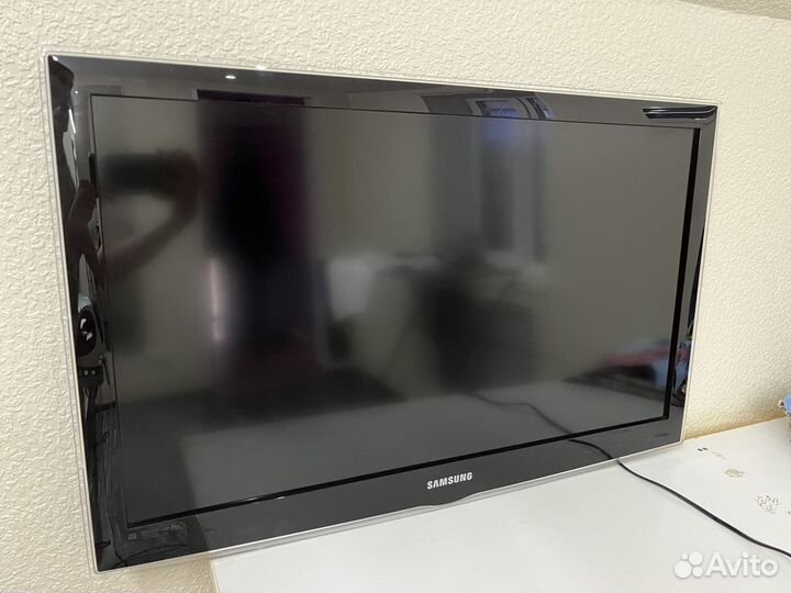 Телевизор Samsung UE32C4000PW, HD