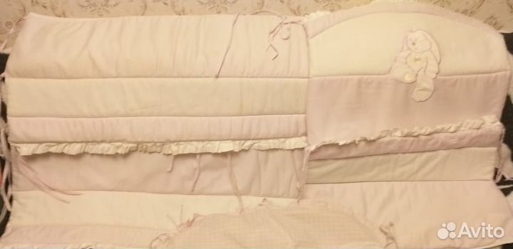 Бортики в кроватку розовые