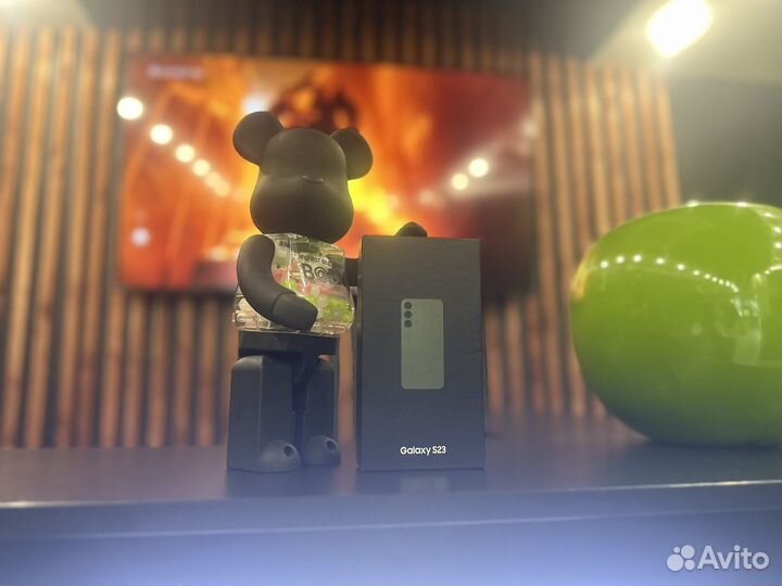 Samsung Galaxy S23, 8/128 ГБ