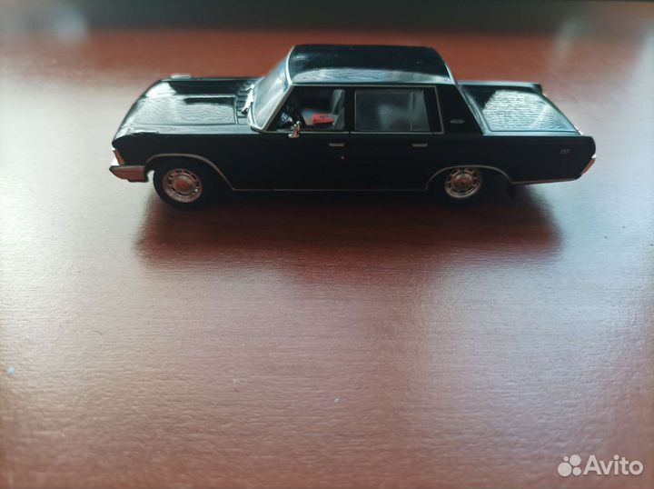 Модель автомобиля ЗИЛ-117