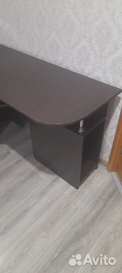 Компьютерный стол угловой