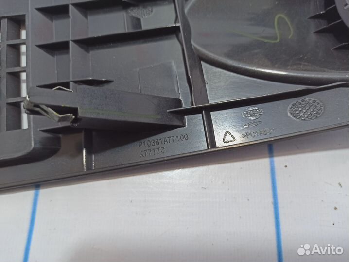 Накладка на торпедо центральная Nissan Qashqai (J1