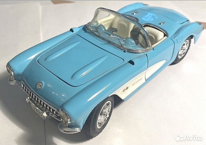 Модель 1:24 Chevrolet Corvette 1957 г