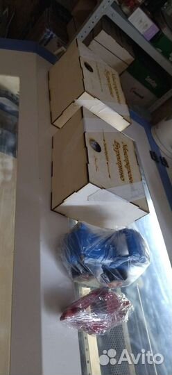 Синий трактор деревянный с ковшом и телегой