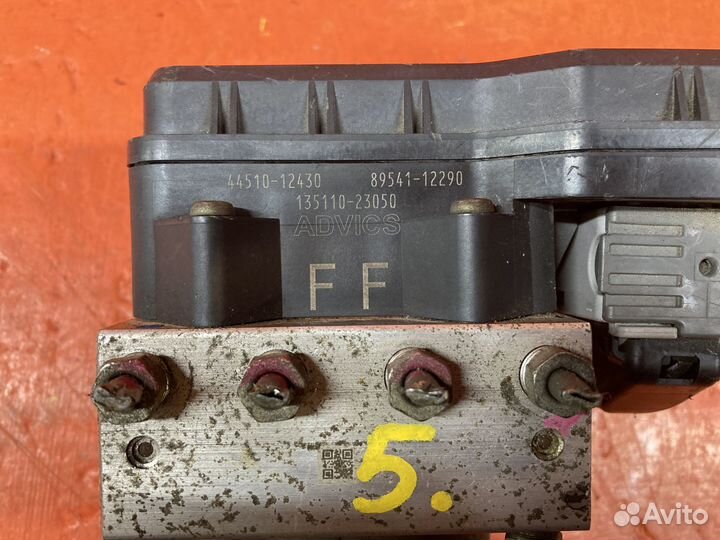 Блок ABS toyota corolla axio/fielder E14