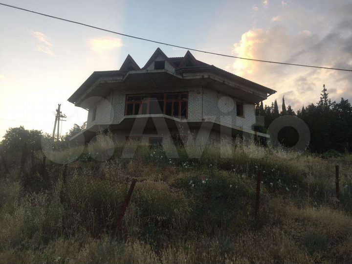 Дом 289,9 м² на участке 8 сот.