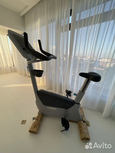 Велотренажер Precor UBK 615