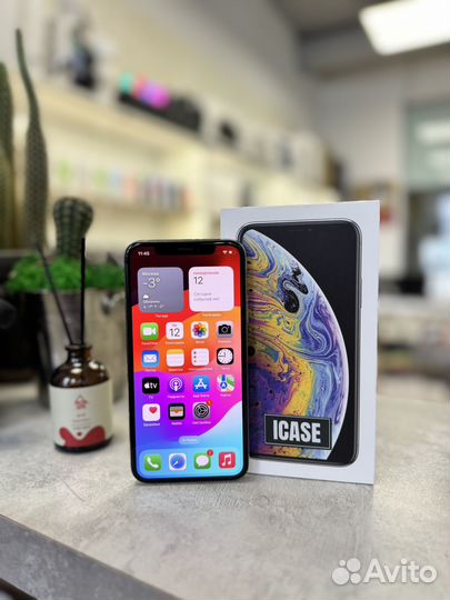 iPhone Xs, 64 ГБ