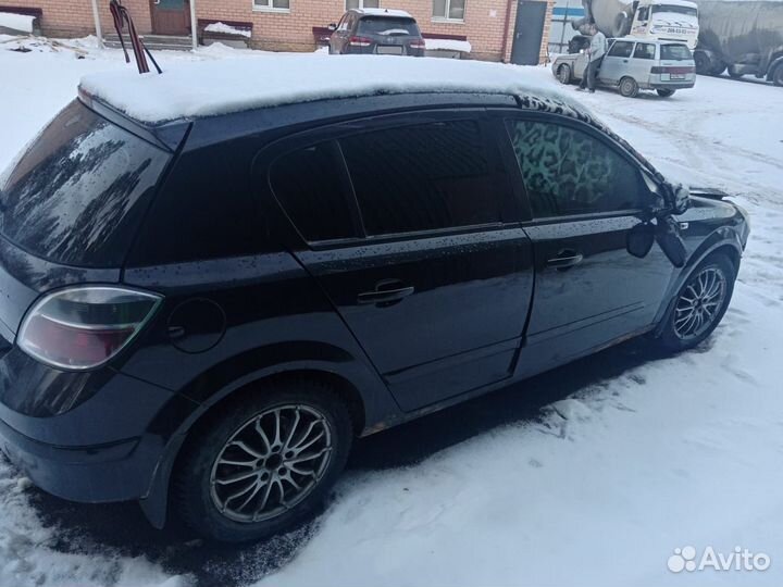 Opel Astra 1.6 МТ, 2007, битый, 100 000 км