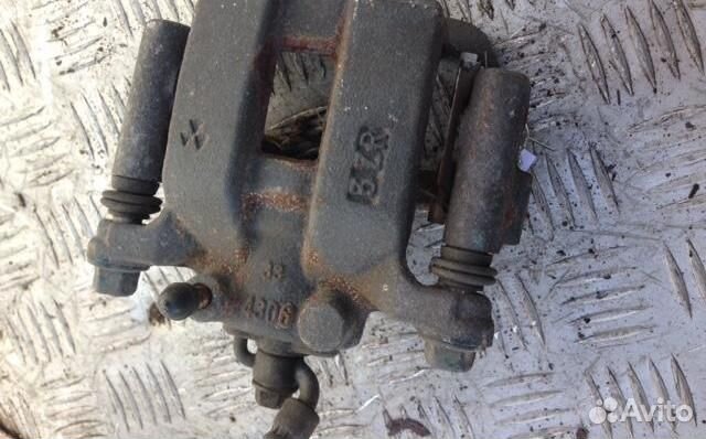 Суппорт задний левый Nissan Murano