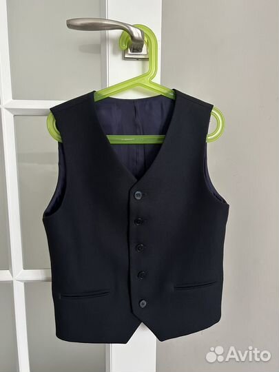 Жилетка костюмная для мальчика 152р