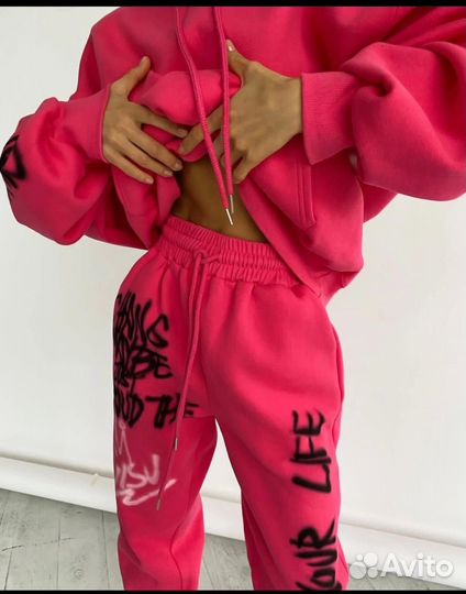 Спортивный костюм женский