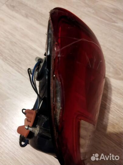 Фонарь задний левый Кайрон с дефектами