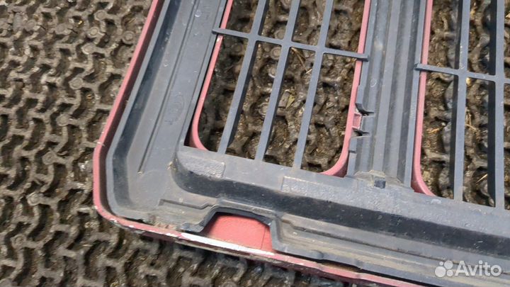 Решетка радиатора Jeep Commander, 2006