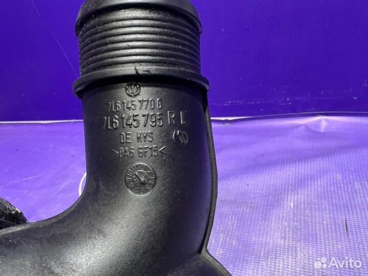 Воздушный патрубок Audi Q7 4L BUG 2006