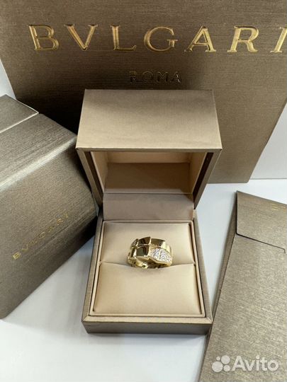 Золотое кольцо Bvlgari