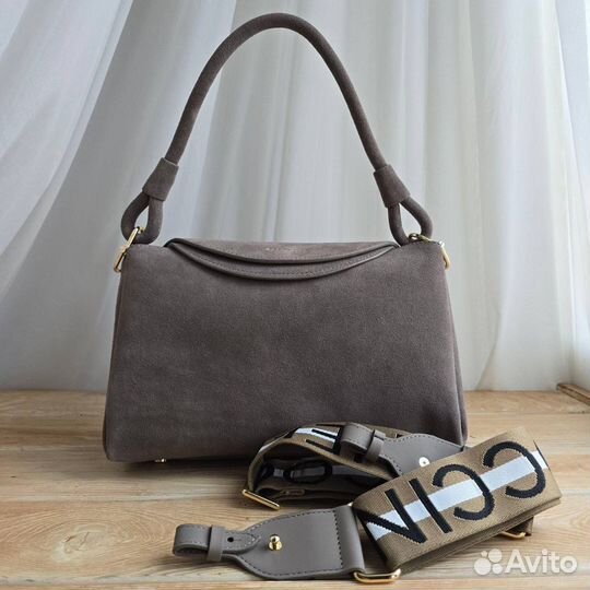 Сумка с ручкой Coccinelle натуральная замша