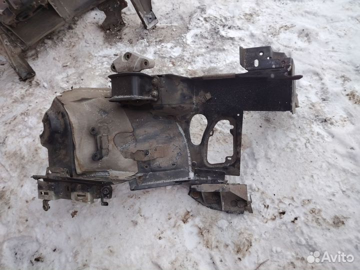 Передний лонжерон правый Peugeot 308