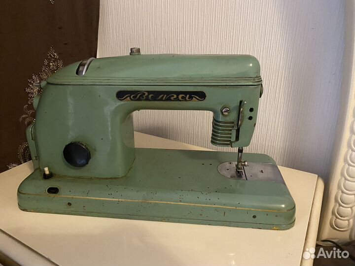 Швейная машина Волга