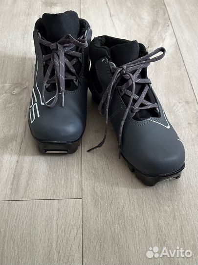 Лыжные ботинки