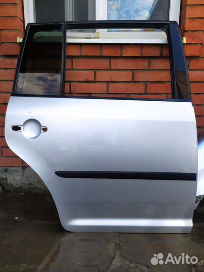 Дверь зад. прав. Volkswagen Touran 2007г