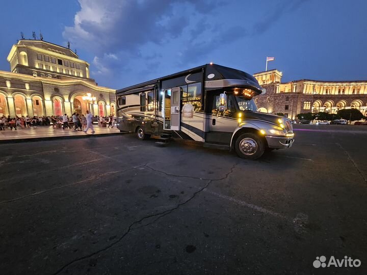 Интегрированный Ford F-53, 2008