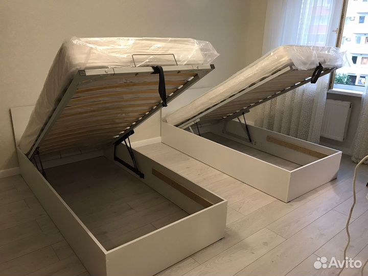 Кровать с подьемным механизмом