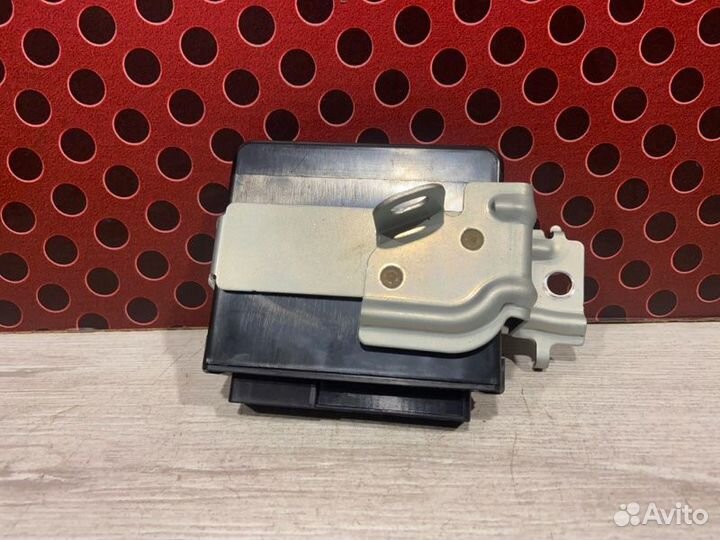 Блок управления полным приводом Toyota Land