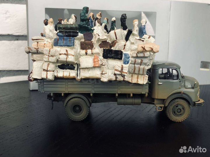 Модель автомобиля Mercedes LA 911 1966