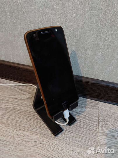 Подставка для телефона или планшета