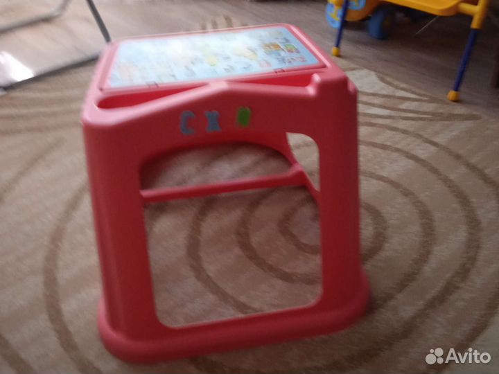 Детский столик