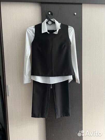 Брючный костюм женский