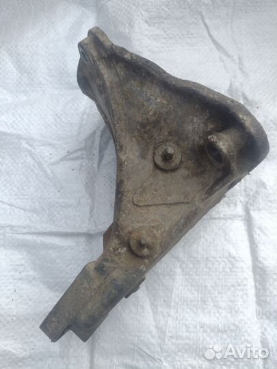 Кронштейн крепления двигателя Фольксваген