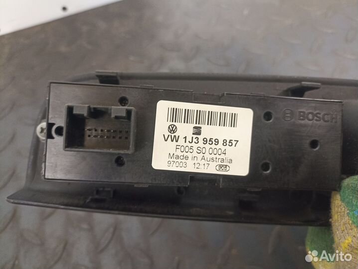 Блок управления стеклоподъемниками VW Passat B5