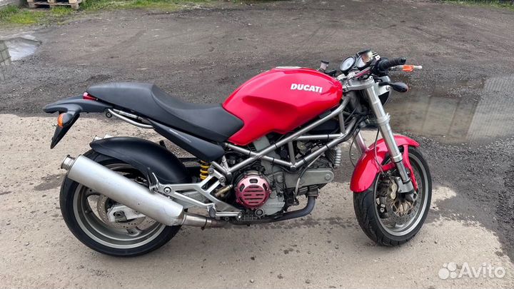 Ducati Monster 900