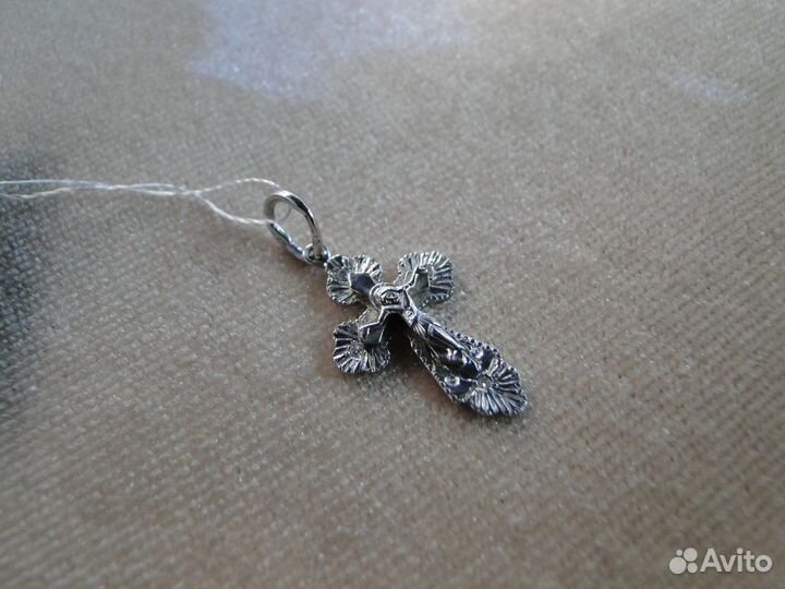 Крест из белого золота 585 с бриллиантами