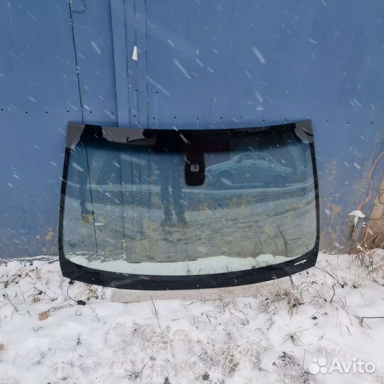 Лобовое стекло