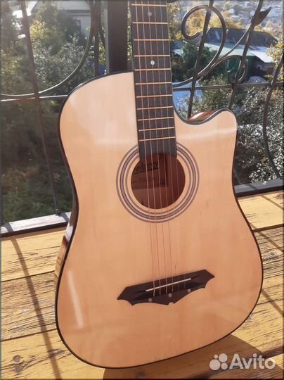 Гитара акустика