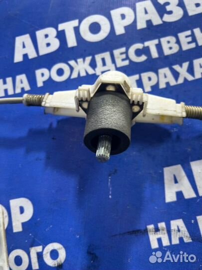 Задний правый стеклоподъемник Renault Megane 1