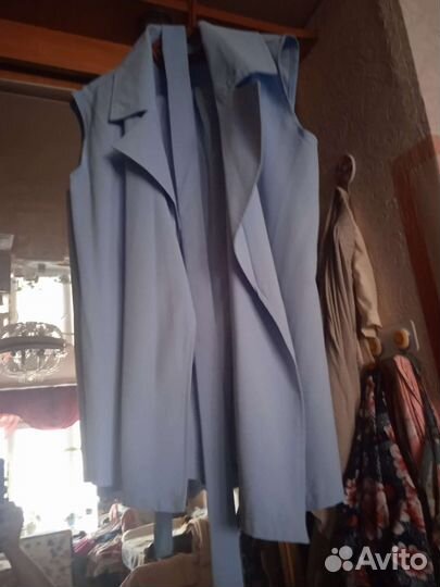 Платья и костюмы женские 42р