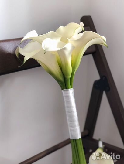 Свадебный букет из белых калл