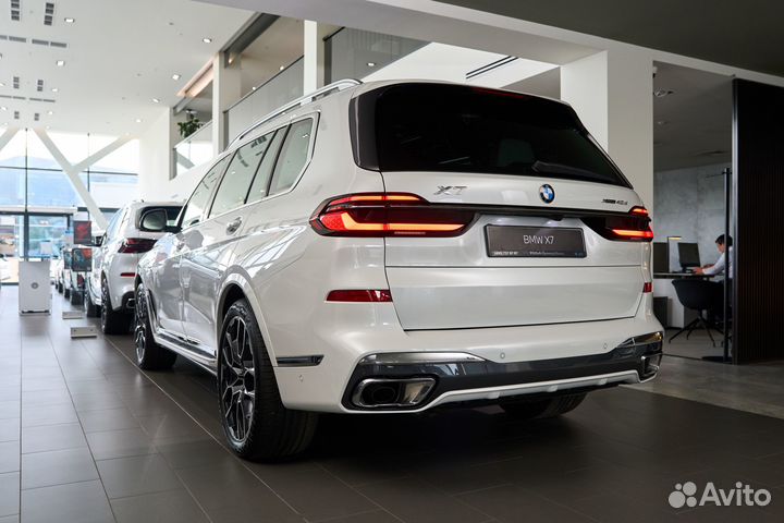 BMW X7 3.0 AT, 2023