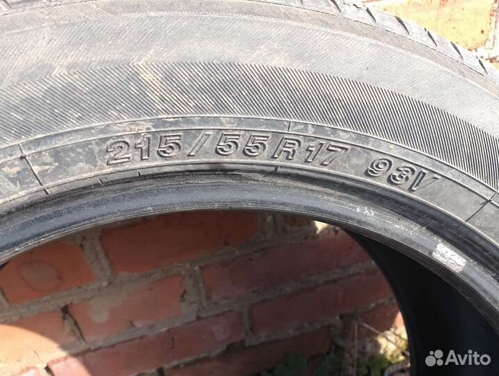 Yokohama dB Decibel E70 215/55 R17