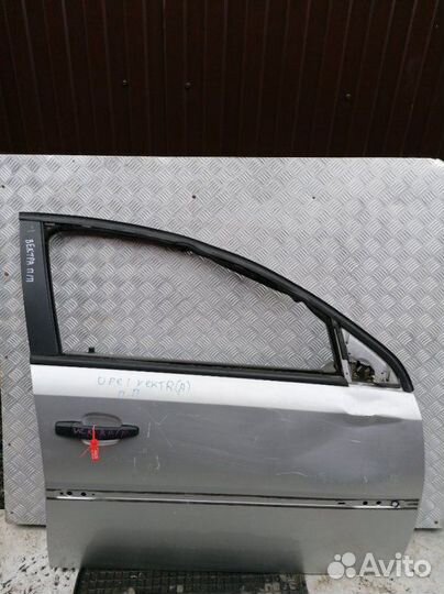Дверь передняя правая Opel Vectra C 1.8Z18XER