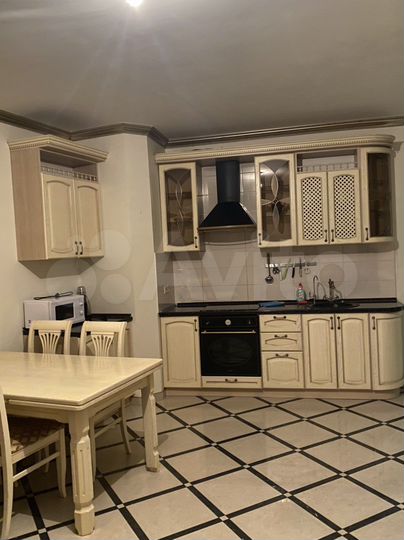 2-к. квартира, 80 м², 12/17 эт.