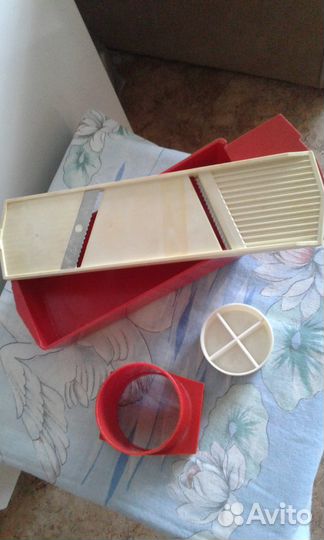 Банки разные. Круг для стерилиз.банок. Крышки капр