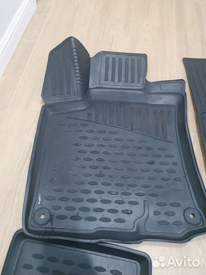 Автомобильные коврики резиновые