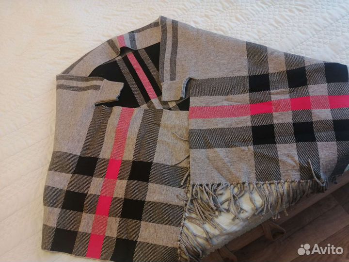 Женский палантин с рукавами