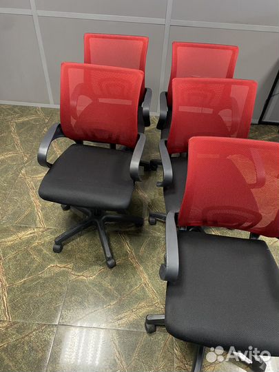 Компьютерное офисное кресло