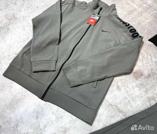 Спортивные костюмы Nike